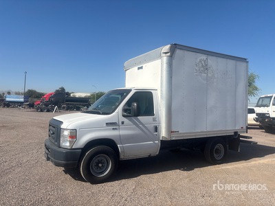 2018 Ford E350 4x2 Moving Van Truck