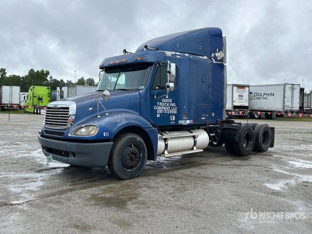 2006 Freightliner Columbia 120 6x4 T/A Sleeper Truck Tractor