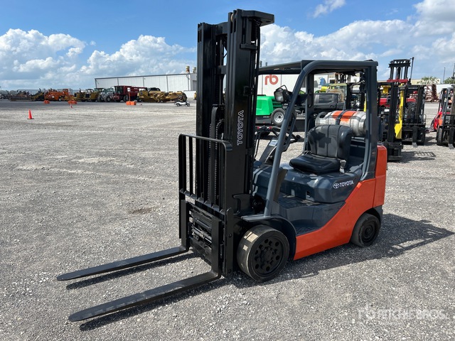 2018 Toyota 8FGCU25 3700 lb Cushion Tire Forklift