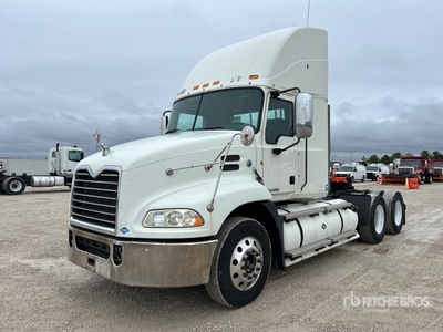 2015 Mack CXU613 CNG 6x4 Tracteur Routier