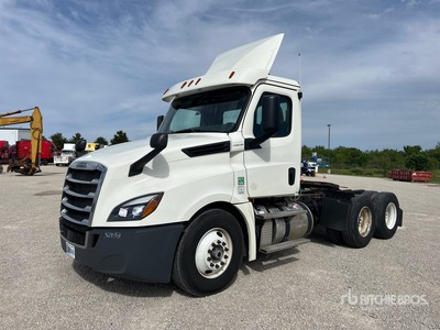 2019 Freightliner Cascadia 126 6x4 T/A Day Cab Truck Tractor