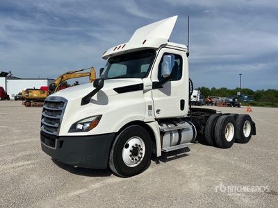 2019 Freightliner Cascadia 126 6x4 T/A Day Cab Truck Tractor