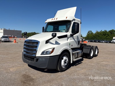 2019 Freightliner Cascadia 126 6x4 T/A Day Cab Truck Tractor