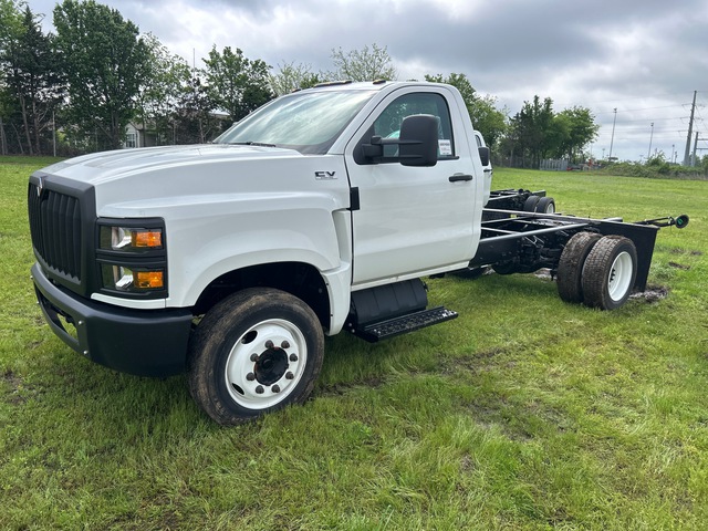 2023 International CV515 4x2 Cab and Chassis (Unused)