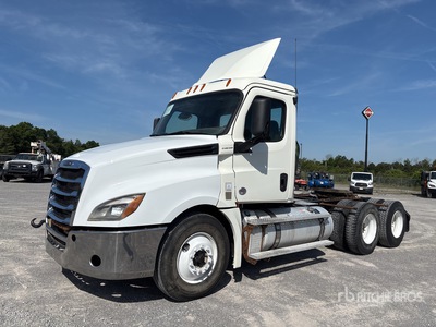 2019 Freightliner Cascadia 126 6x4 T/A Day Cab Truck Tractor