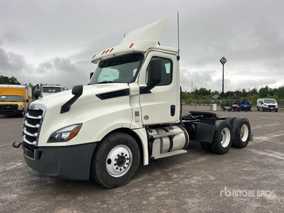 2019 Freightliner Cascadia 126 6x4 T/A Day Cab Truck Tractor