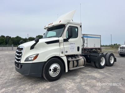2019 Freightliner Cascadia 126 6x4 T/A Day Cab Truck Tractor