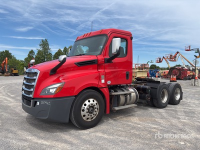 2019 Freightliner Cascadia 126 6x4 T/A Day Cab Truck Tractor