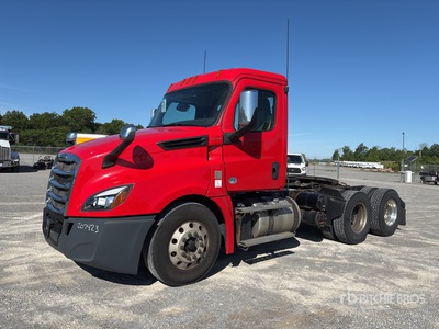 2019 Freightliner Cascadia 126 6x4 T/A Day Cab Truck Tractor