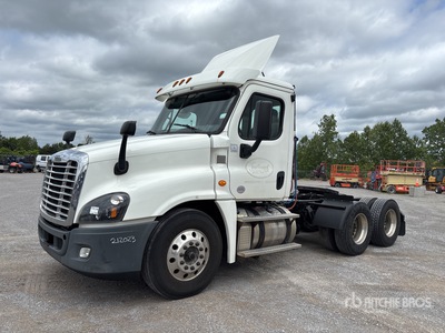 2019 Freightliner Cascadia 125 6x4 T/A Sleeper Truck Tractor