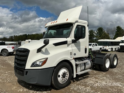 2020 Freightliner Cascadia 126 T/A Day Cab Truck Tractor