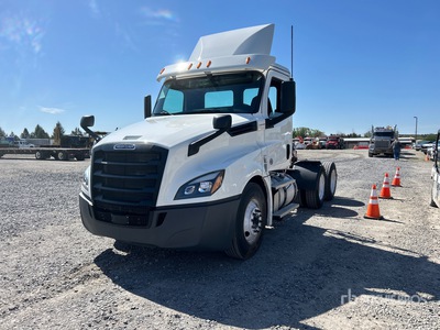 2020 Freightliner Cascadia 126 T/A Day Cab Truck Tractor