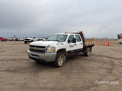 2014 Chevrolet Silverado 2500 4x4 Crew Cab Flatbed Truck