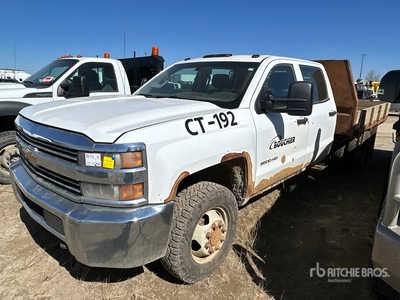 2015 Chevrolet Silverado 3500HD 4x4 Crew Cab Flatbed Truck