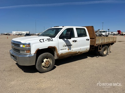 2015 Chevrolet Silverado 3500HD 4x4 Crew Cab 平台トラック