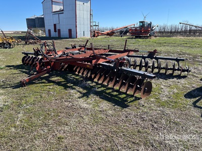 International 475 22 ft Tandem Disques
