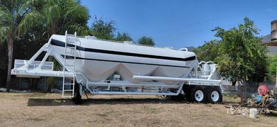 2004 LBT Inc Tolva HEB-HT2-J1000X3 Pneumatic Bulk Trailer