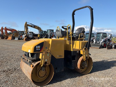 2007 Cat CB224E Compacteur  double bille