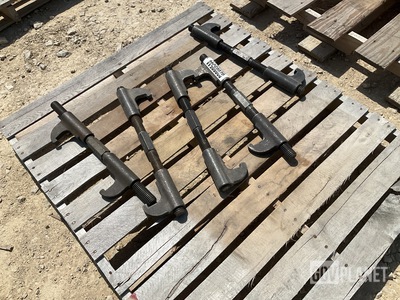 (5) Track Connecting Fixture Assemblies