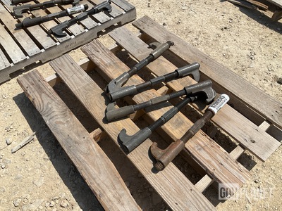 (5) Track Connecting Fixture Assemblies
