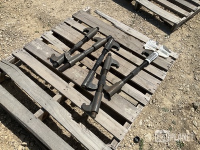 (5) Track Connecting Fixture Assemblies