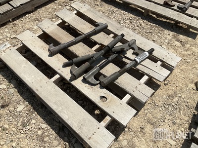 (5) Track Connecting Fixture Assemblies