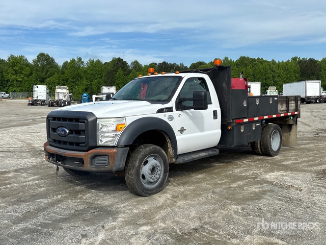 2015 Ford F-450 XL 4x2 Flatbed Truck
