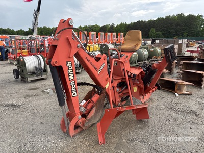 2016 Ditch Witch A820 Backhoe Attachment C/W 12 in Digging Bucket