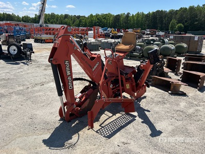 2016 Ditch Witch A820 Backhoe Attachment C/W 12in Digging Bucket