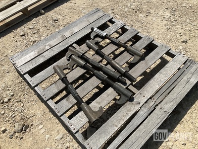(5) Track Connecting Fixture Assemblies