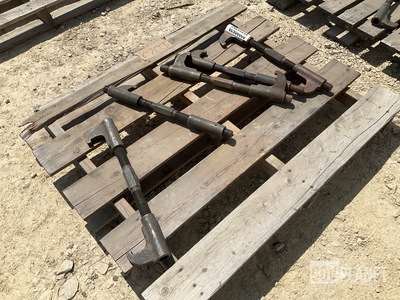 (5) Track Connecting Fixture Assemblies