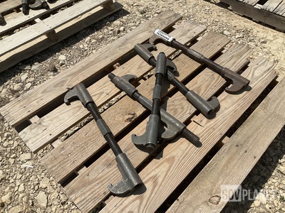 (5) Track Connecting Fixture Assemblies