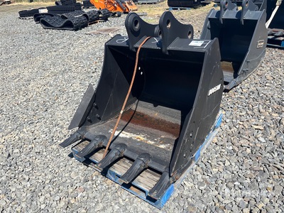 2022 Doosan 42 in Digging Excavator Bucket - Fits DX140 (Unused)