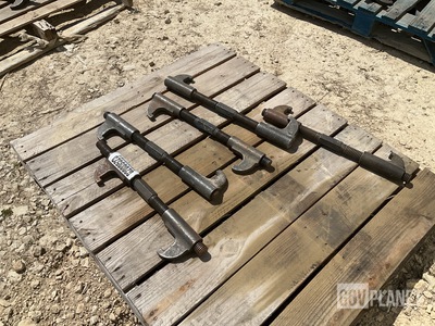 (5) Track Connecting Fixture Assemblies
