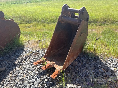 2010 Hendrix P50K 24 in Digging Excavator Bucket