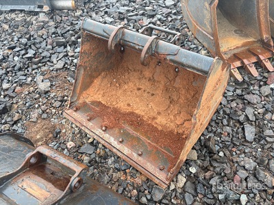 2023 Bobcat MX4 36 in Q/C Cleanup Excavator Bucket