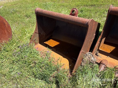 Wain-Roy WR30K 48 in Q/C Digging Excavator Bucket