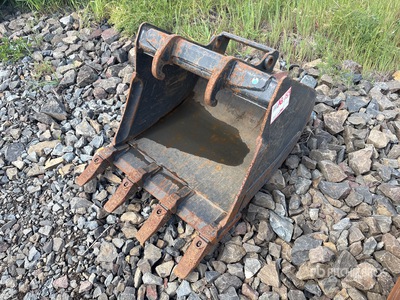 Bobcat 24 in Digging Excavator Bucket