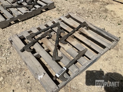 (5) Track Connecting Fixture Assemblies