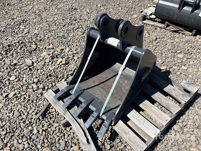 2024 Doosan 24 in Digging Excavator Bucket - Fits DX50 (Unused)