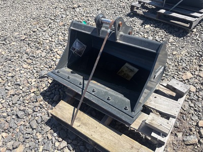 2023 Doosan 36 in Cleanup Excavator Bucket - Fits DX35 (Unused)