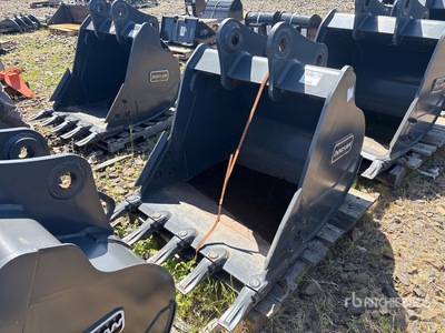 2022 Doosan 42 in Digging Excavator Bucket - Fits DX140 (Unused)