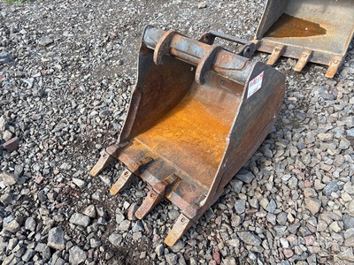 Bobcat 24 in Q/C Digging Excavator Bucket