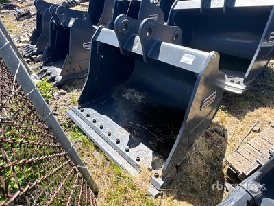 2022 Doosan 60 in Digging Excavator Bucket - Fits DX140 (Unused)