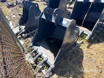 2022 Doosan 42 in Digging Excavator Bucket - Fits DX140 (Unused)