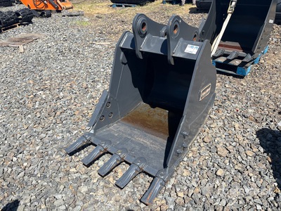 2023 Doosan 36 in Digging Excavator Bucket - Fits DX140 (Unused)