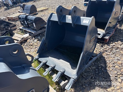 2023 Doosan 42 in Digging Excavator Bucket - Fits DX140 (Unused)