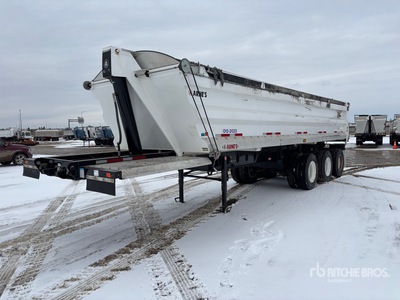 2023 Arne's 31 ft Tri/A End Dump Trailer