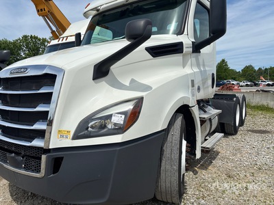 2019 Freightliner Cascadia 126 T/A Day Cab Truck Tractor