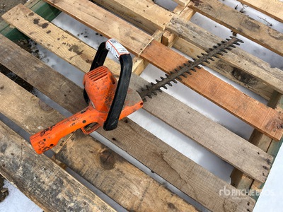 Black and Decker  16" Electric Bush Trimmer